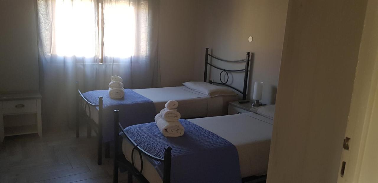 Piero'S Apartment Карбония Экстерьер фото
